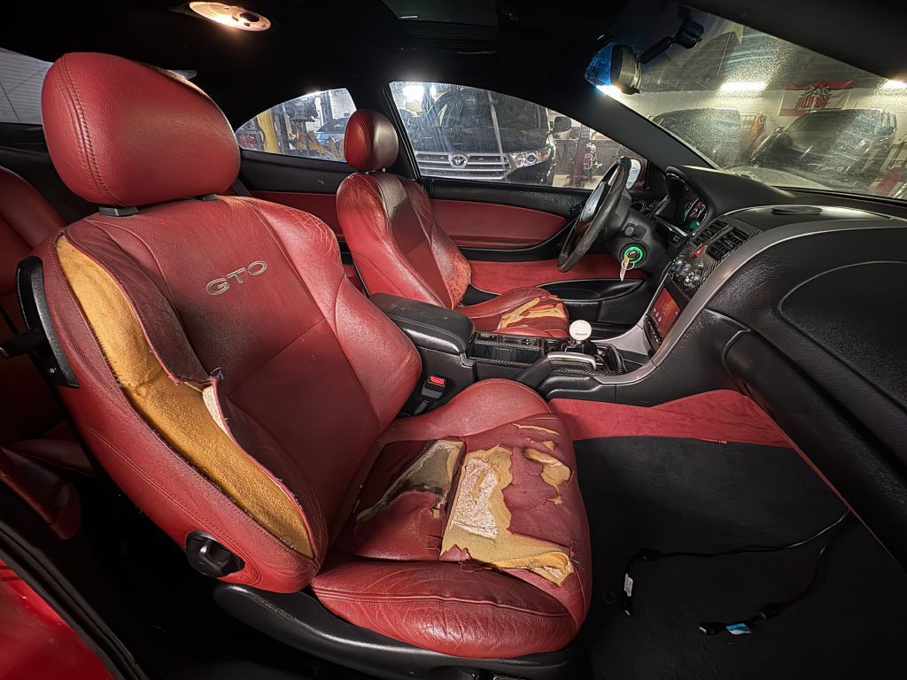 2004 Pontiac GTO Image 22