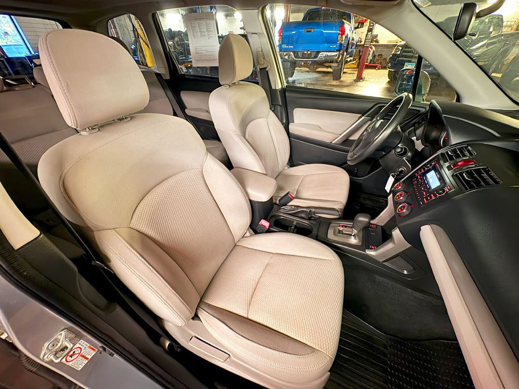 2014 Subaru Forester Image 23
