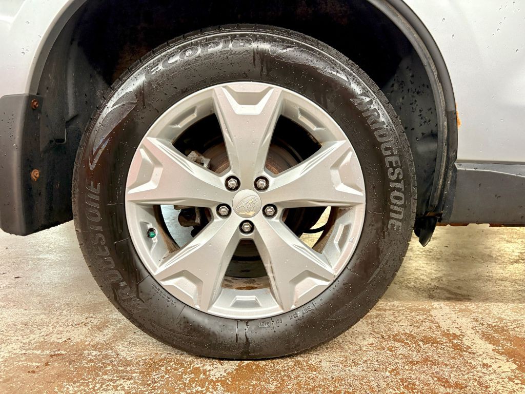 2014 Subaru Forester Image 24