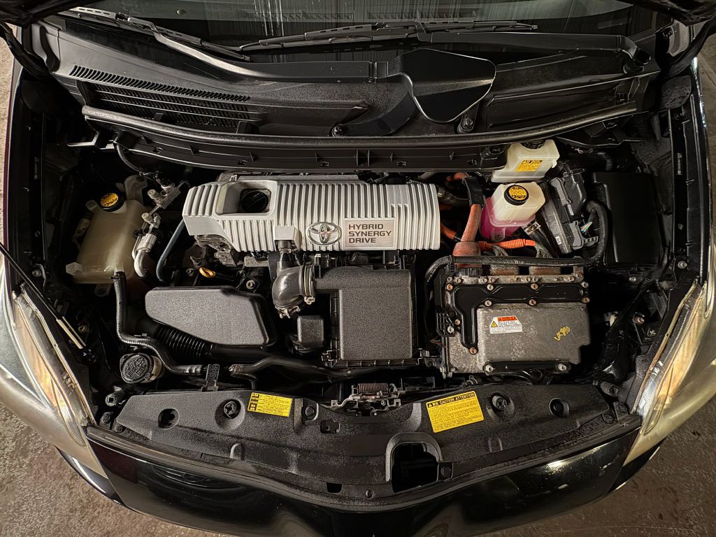 2010 Toyota Prius Image 2
