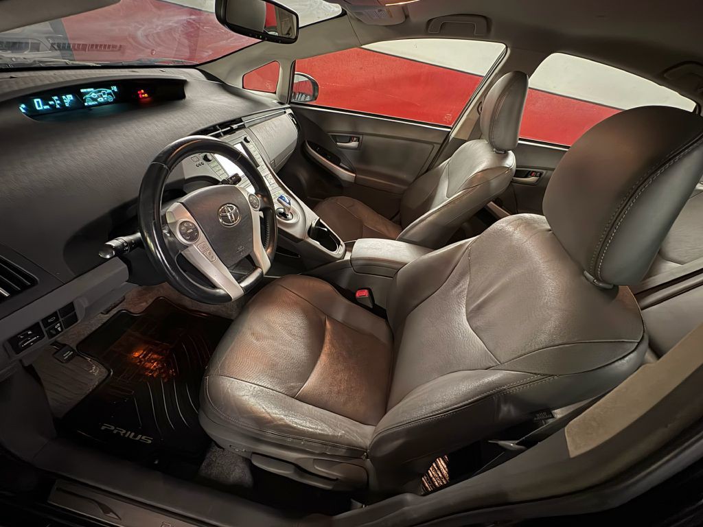 2010 Toyota Prius Image 11