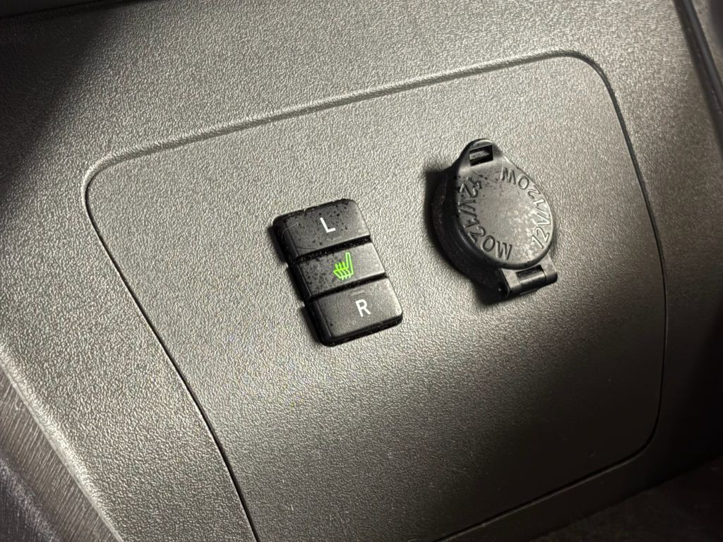 2010 Toyota Prius Image 17