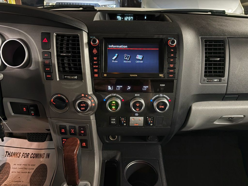 2011 Toyota Sequoia Image 14