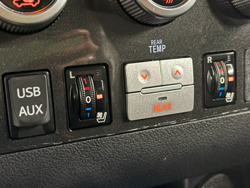 2011 Toyota Sequoia Image 19