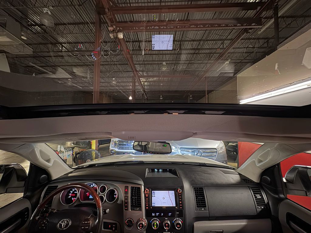 2011 Toyota Sequoia Image 23