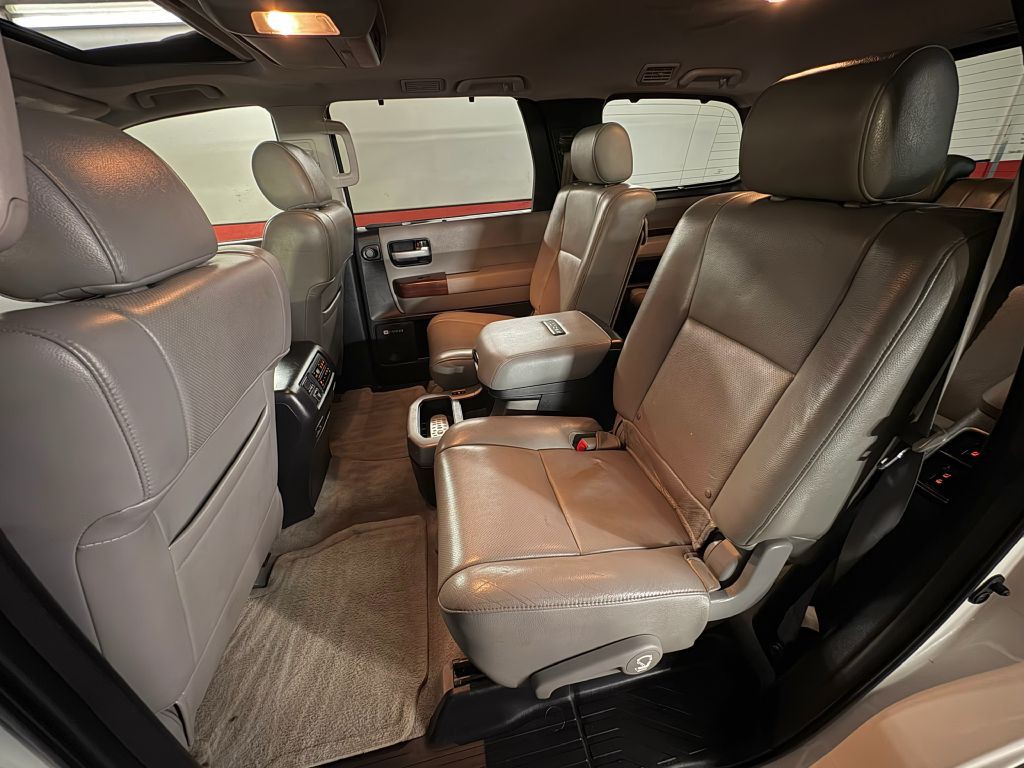 2011 Toyota Sequoia Image 27