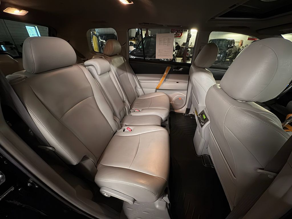 2009 Toyota Highlander Image 28