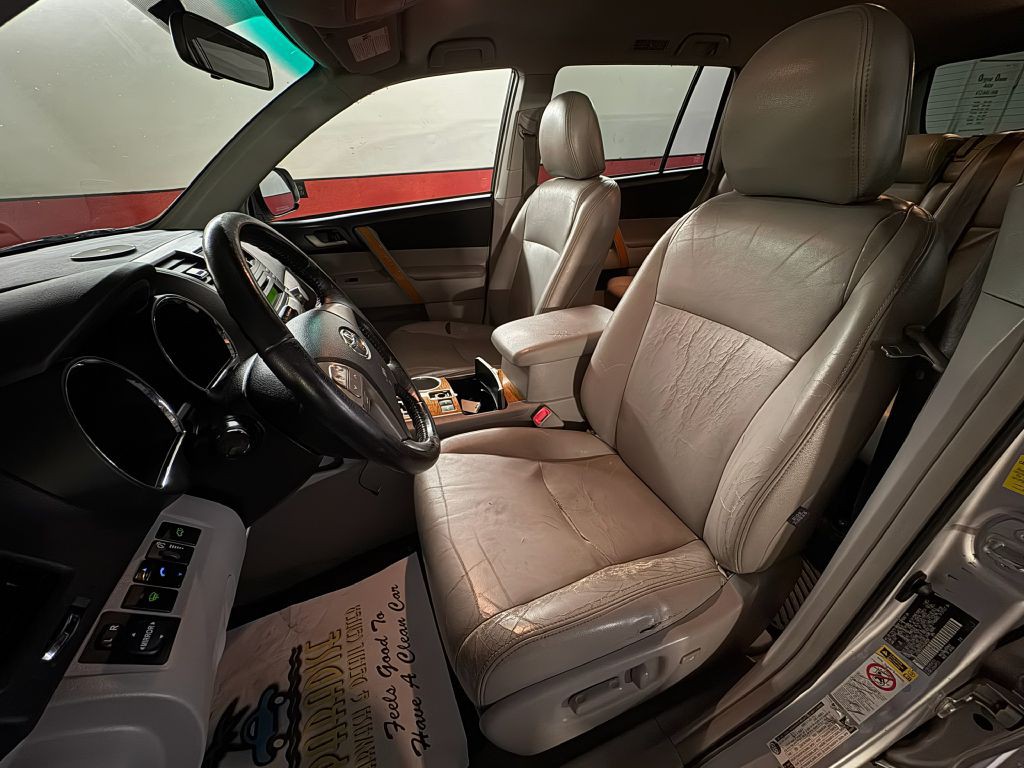 2010 Toyota Highlander Image 10