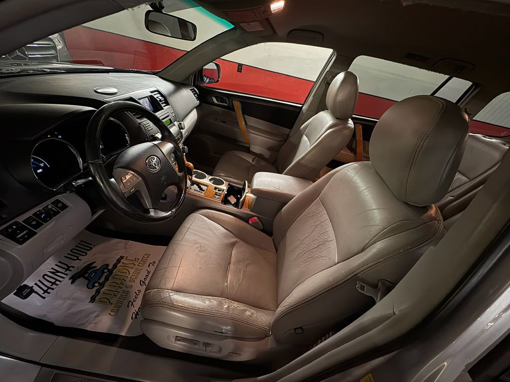 2010 Toyota Highlander Image 11