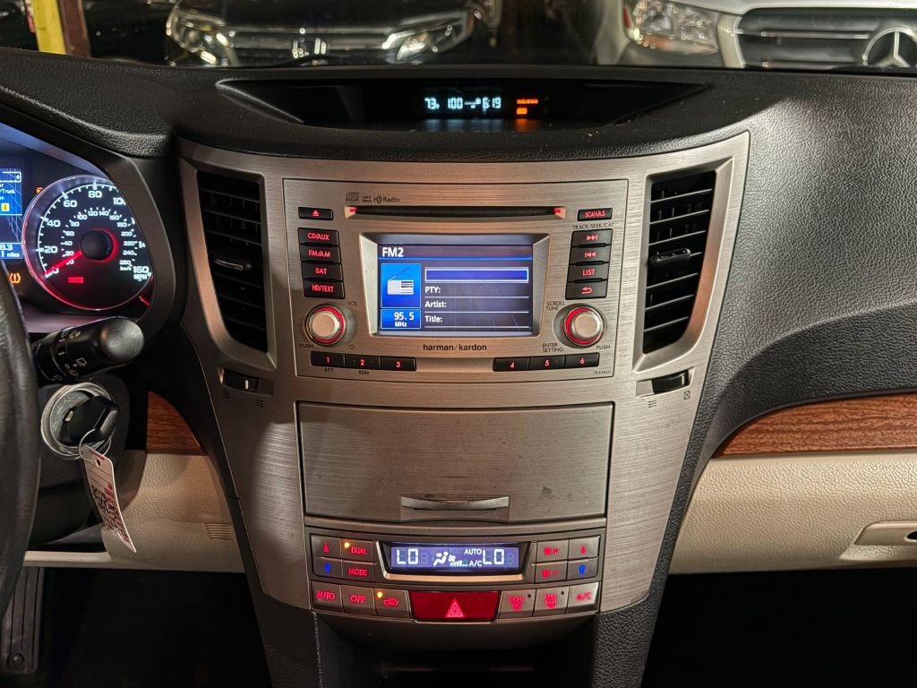 2013 Subaru Outback Image 13