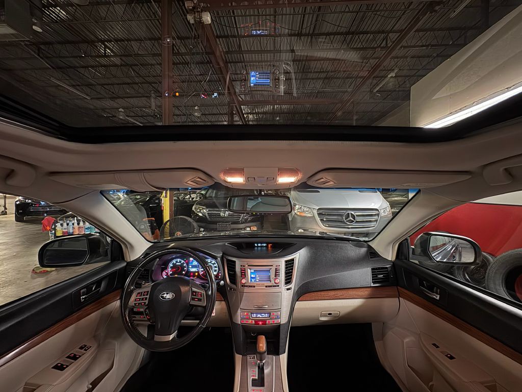 2013 Subaru Outback Image 19