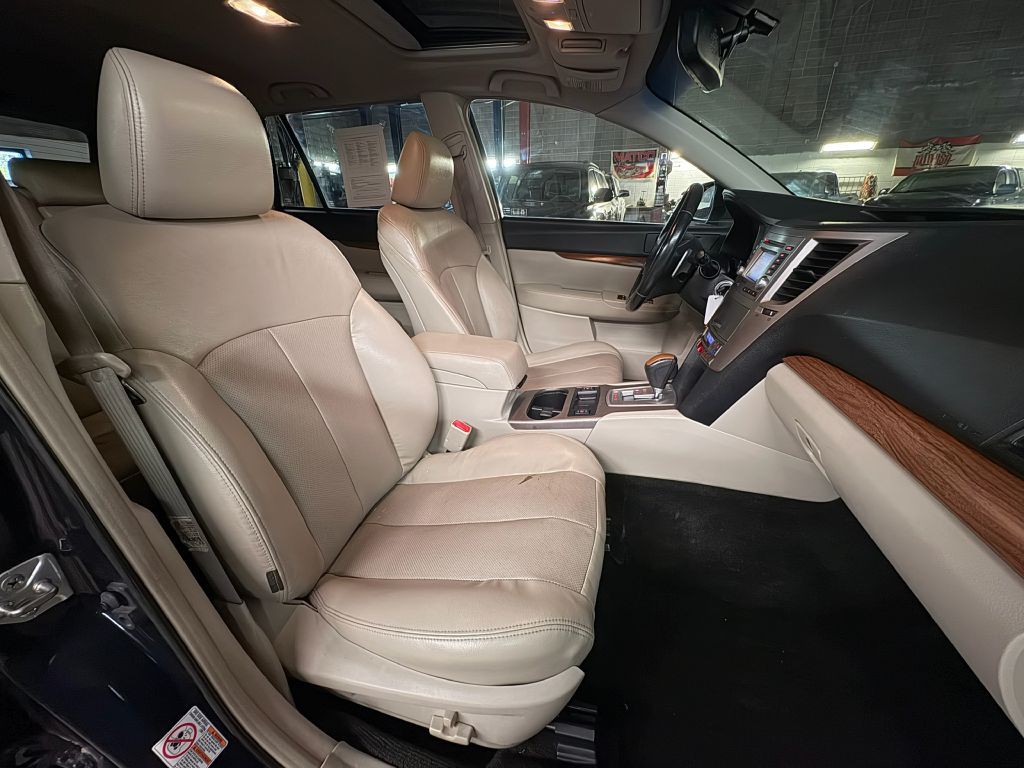 2013 Subaru Outback Image 23