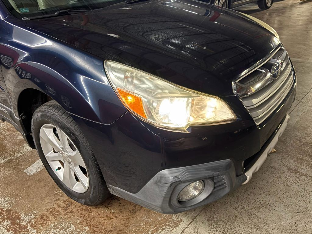 2013 Subaru Outback Image 28
