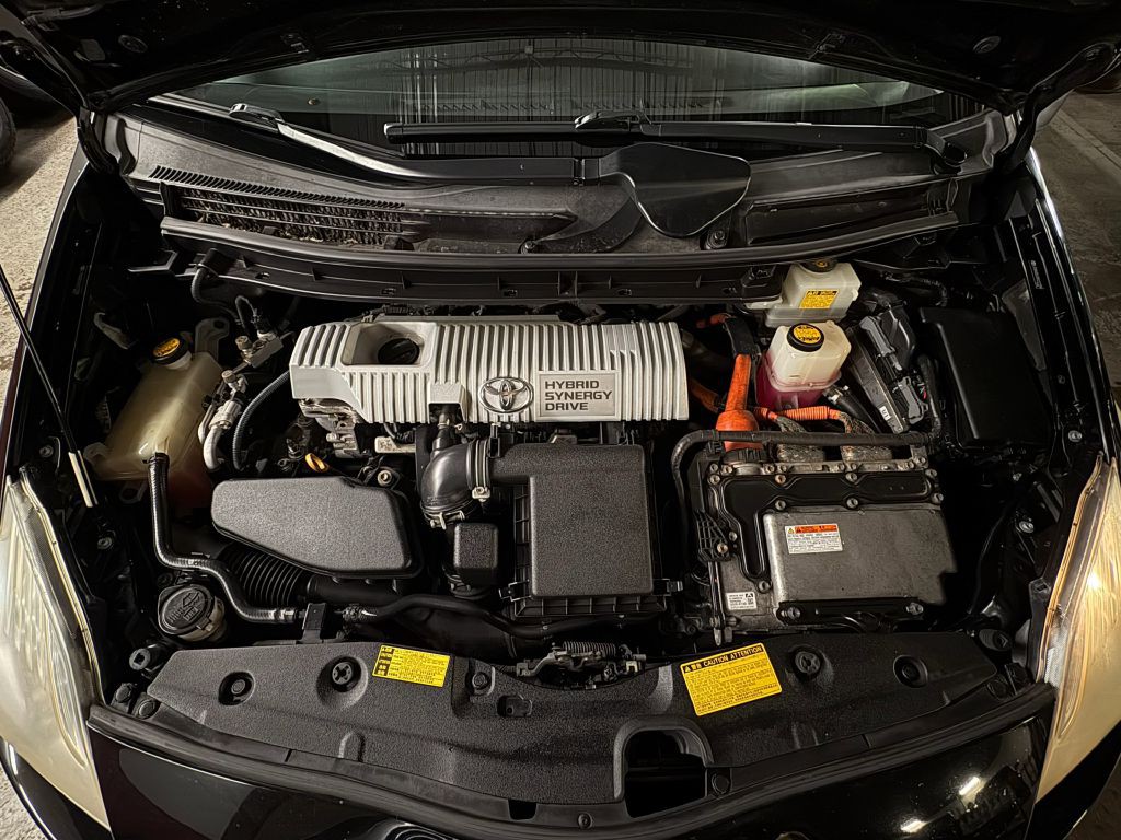 2010 Toyota Prius Image 2