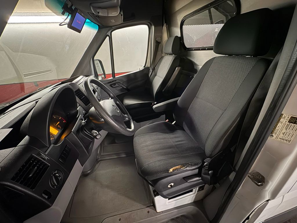 2013 Mercedes-Benz Sprinter Image 10