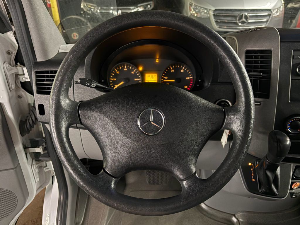 2013 Mercedes-Benz Sprinter Image 11