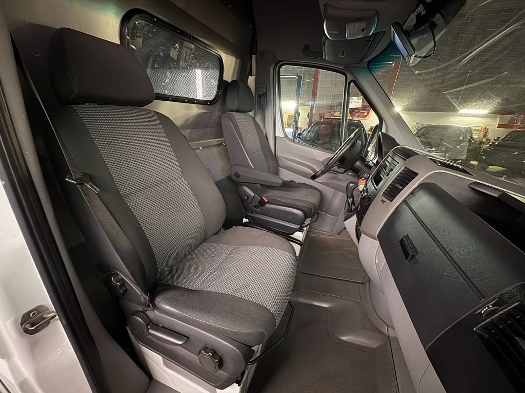 2013 Mercedes-Benz Sprinter Image 23