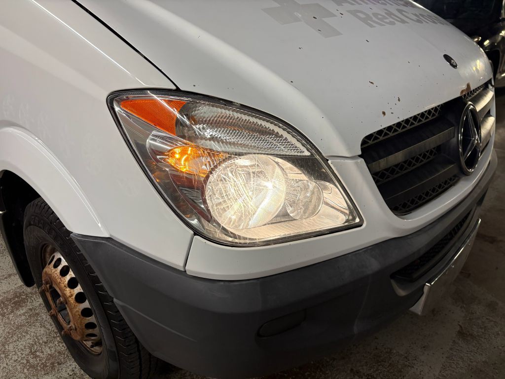 2013 Mercedes-Benz Sprinter Image 28