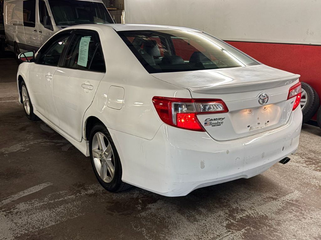 2013 Toyota Camry Image 5