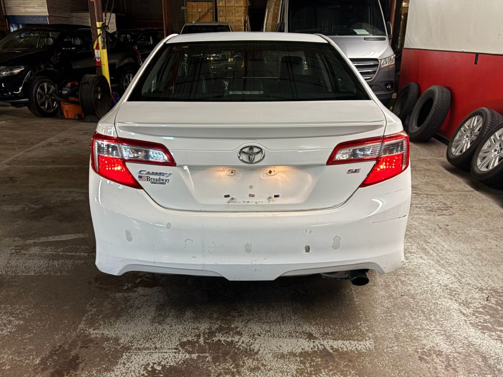 2013 Toyota Camry Image 6