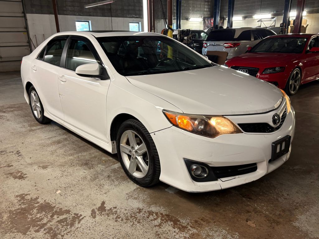 2013 Toyota Camry Image 8