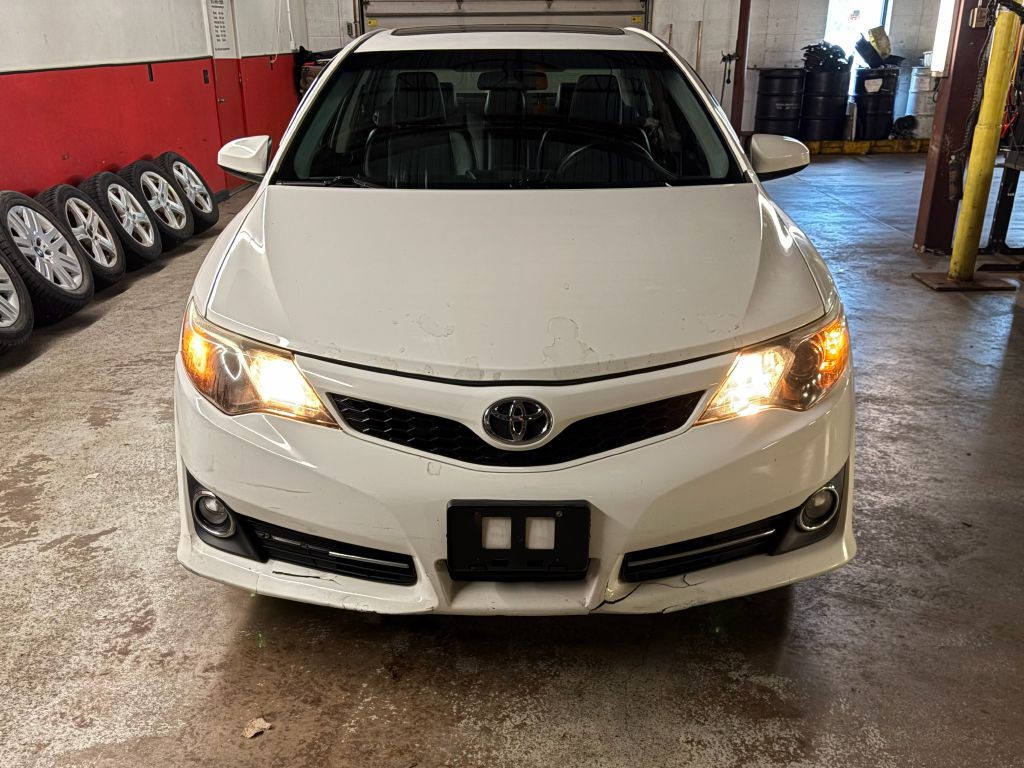 2013 Toyota Camry Image 9