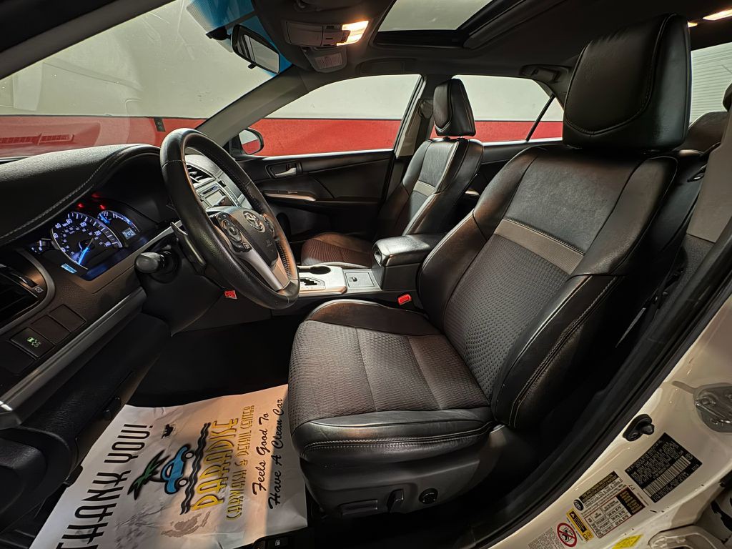 2013 Toyota Camry Image 10