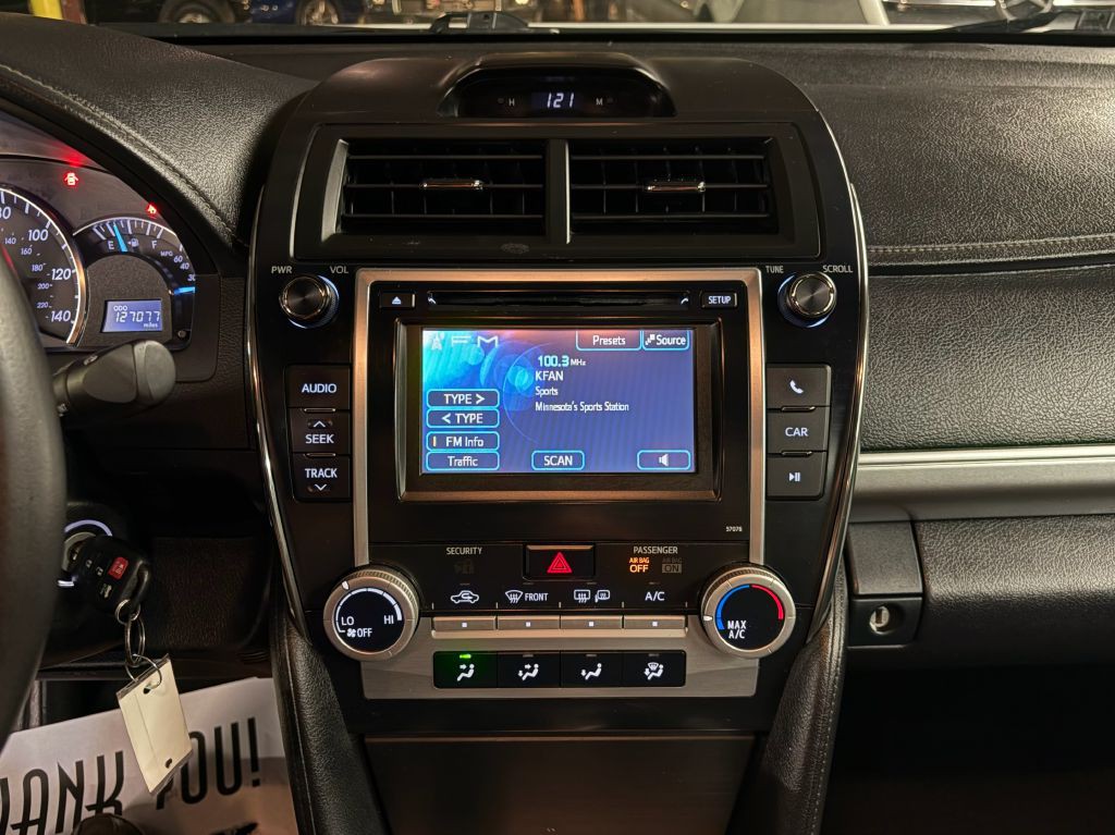 2013 Toyota Camry Image 14
