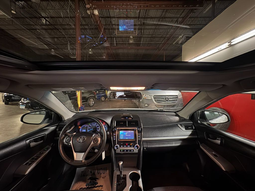 2013 Toyota Camry Image 18