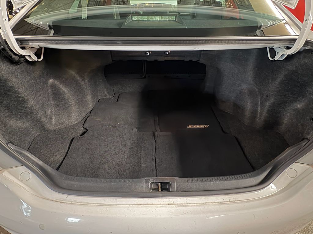 2013 Toyota Camry Image 20