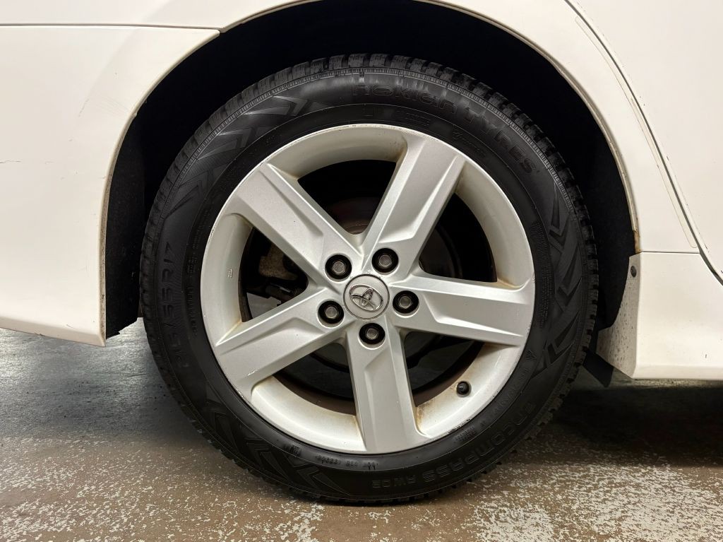 2013 Toyota Camry Image 23