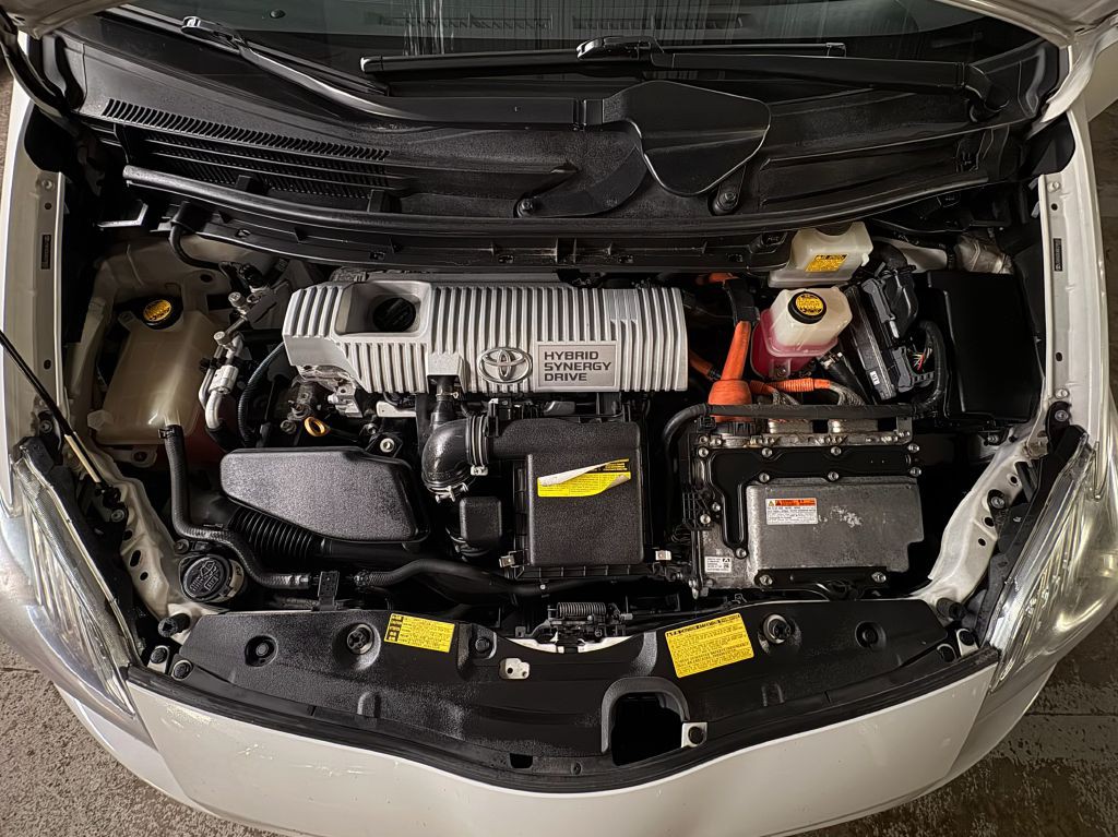 2011 Toyota Prius Image 2