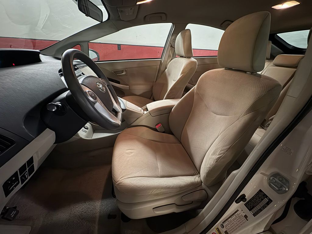 2011 Toyota Prius Image 10