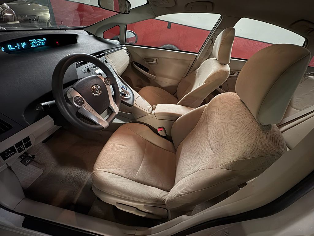 2011 Toyota Prius Image 11