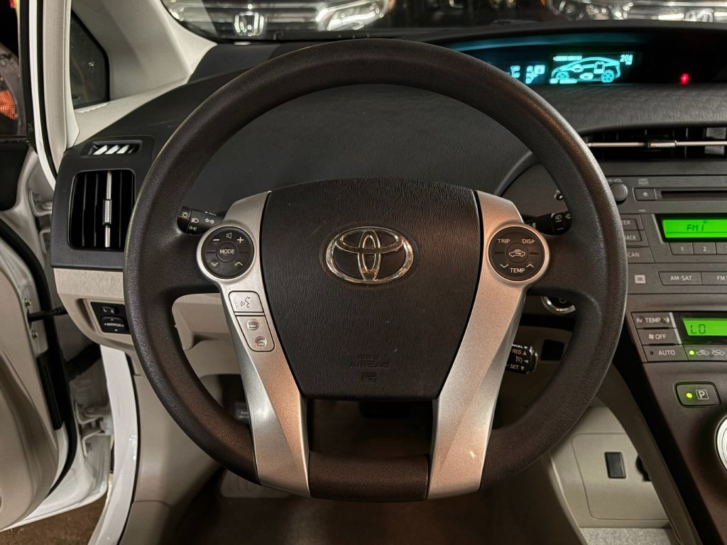 2011 Toyota Prius Image 12