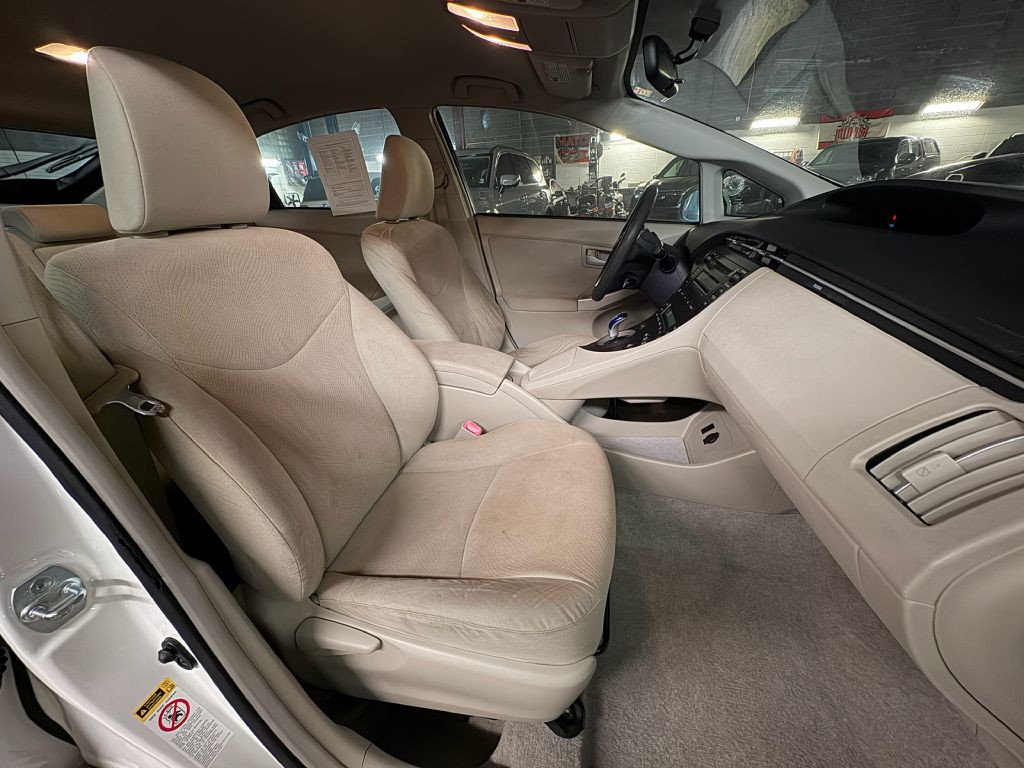 2011 Toyota Prius Image 21
