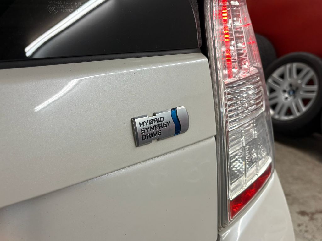 2011 Toyota Prius Image 25