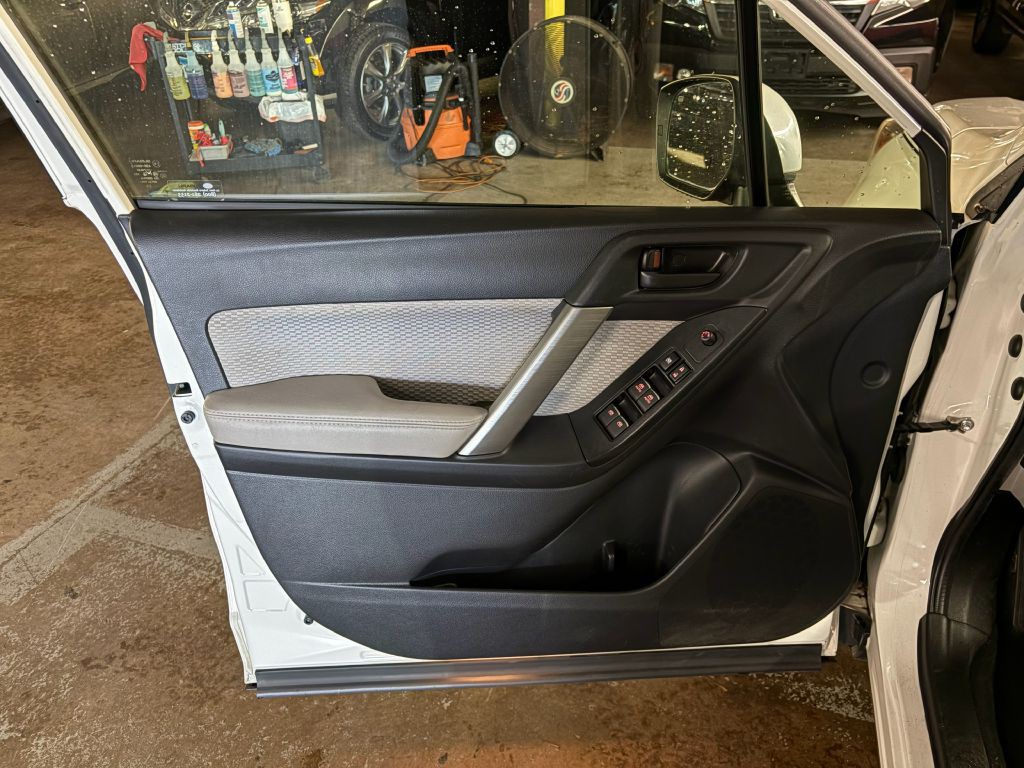2018 Subaru Forester Image 18
