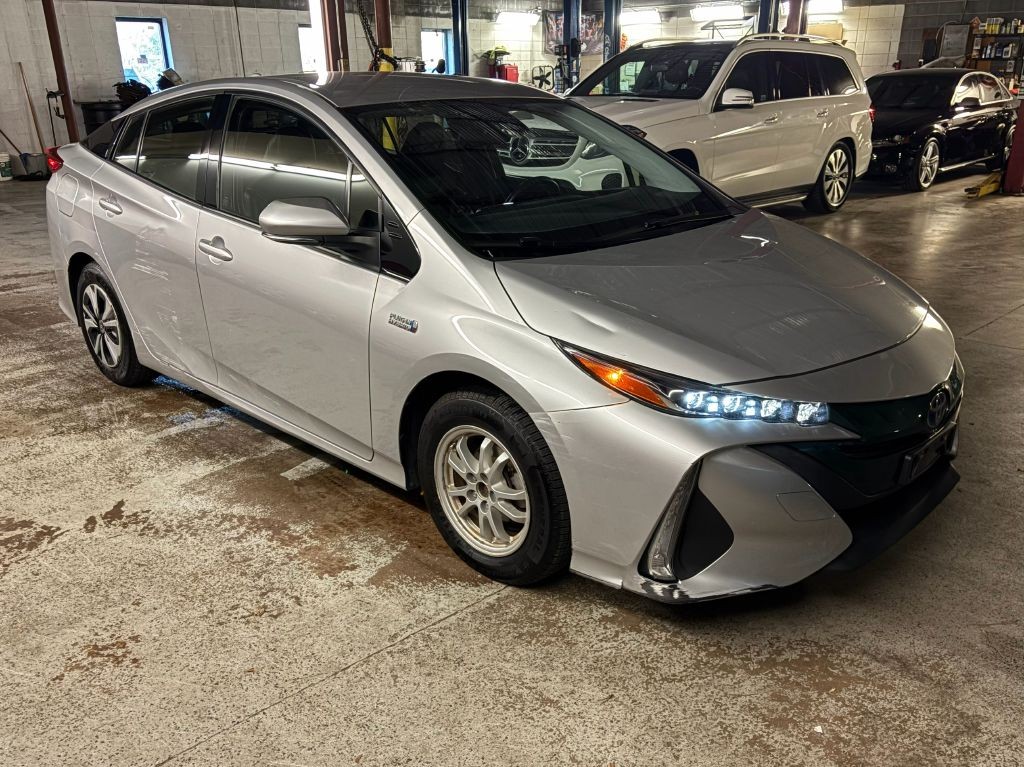 2017 Toyota Prius Image 8