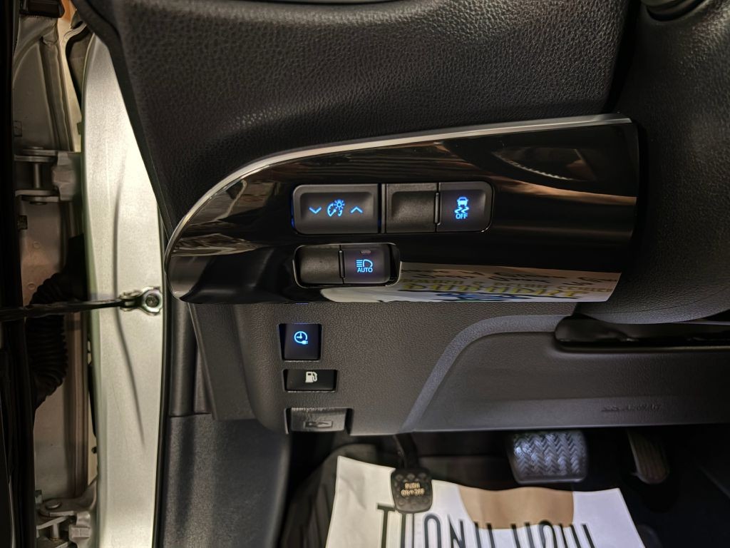 2017 Toyota Prius Image 17