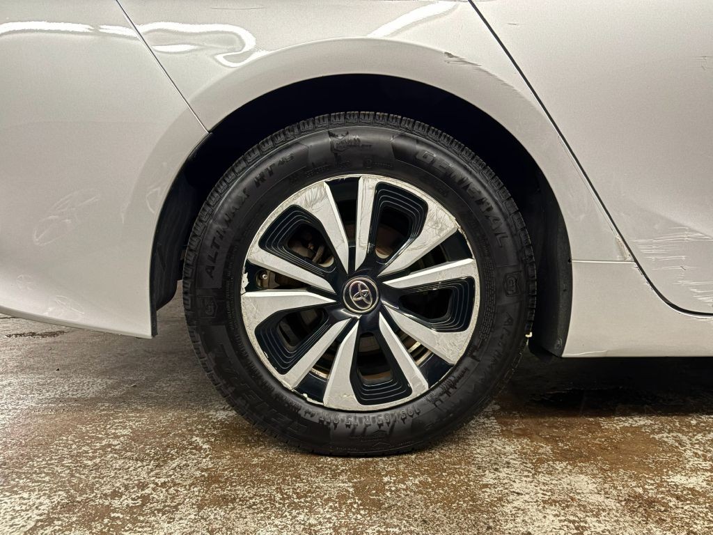 2017 Toyota Prius Image 24
