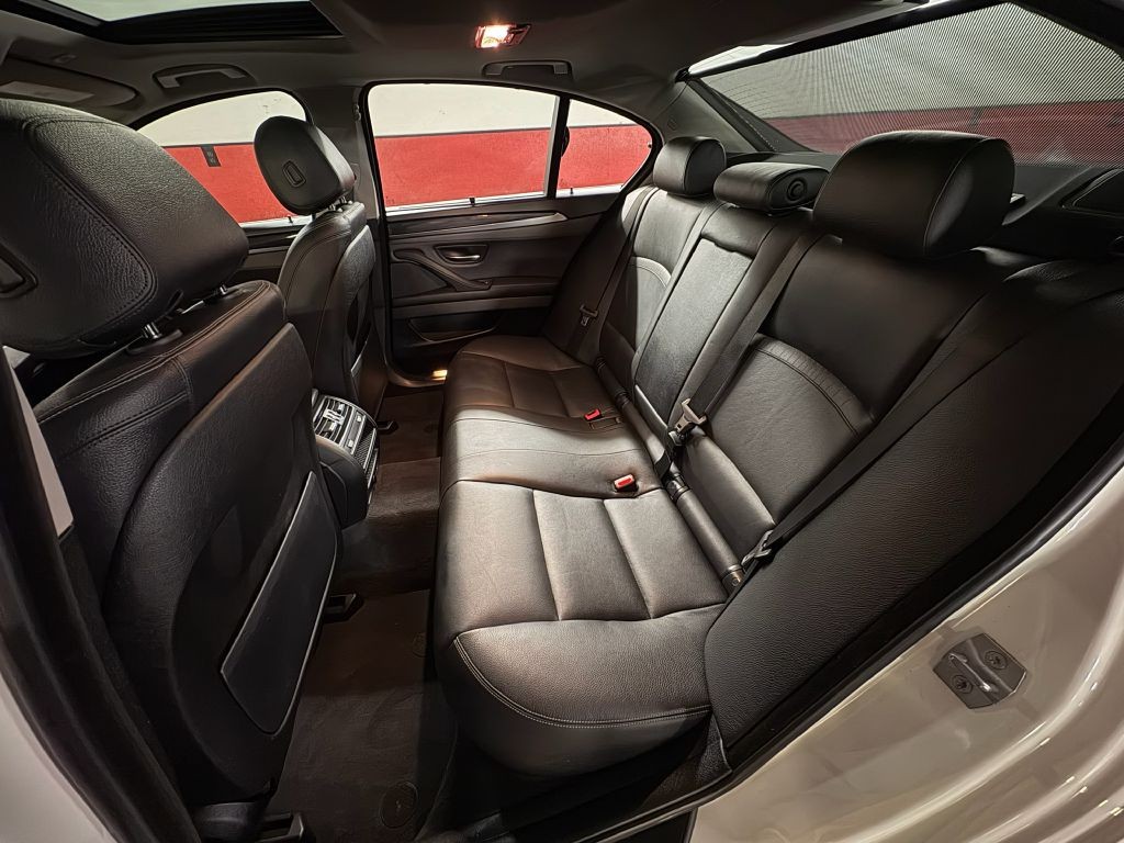2014 BMW 5 Series Image 24