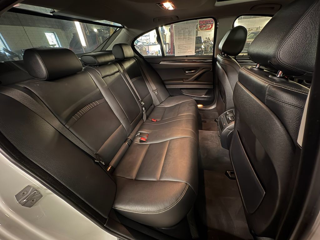 2014 BMW 5 Series Image 27