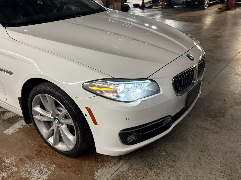 2014 BMW 5 Series Image 32