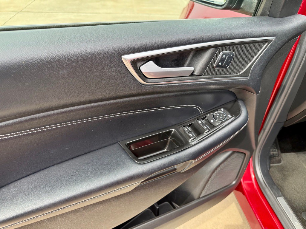 2016 Ford Edge Image 8