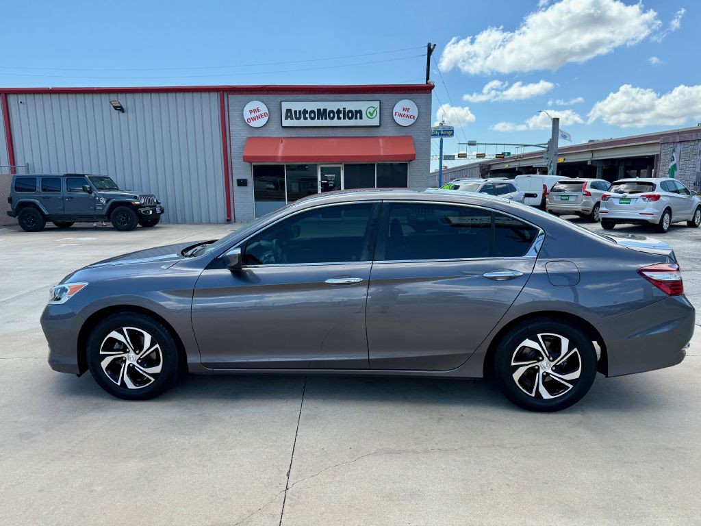 2017 Honda Accord Image 1