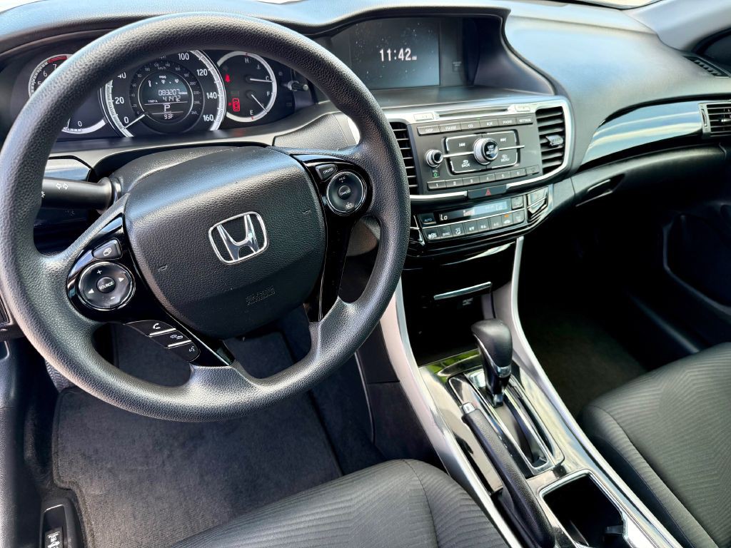 2017 Honda Accord Image 3