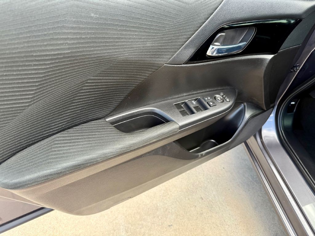 2017 Honda Accord Image 6