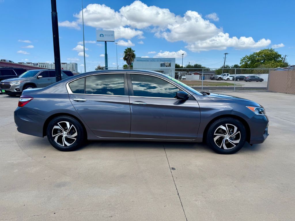 2017 Honda Accord Image 8