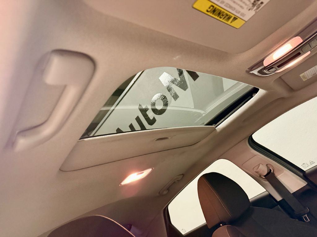 2021 Hyundai Elantra Image 8